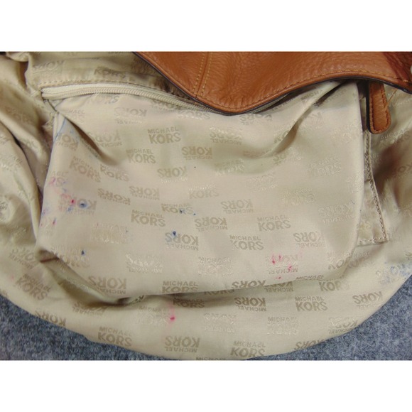 Michael Kors Bedford Shoulder Bag Brown Leather Gold Hardware Zip Detail Hobo